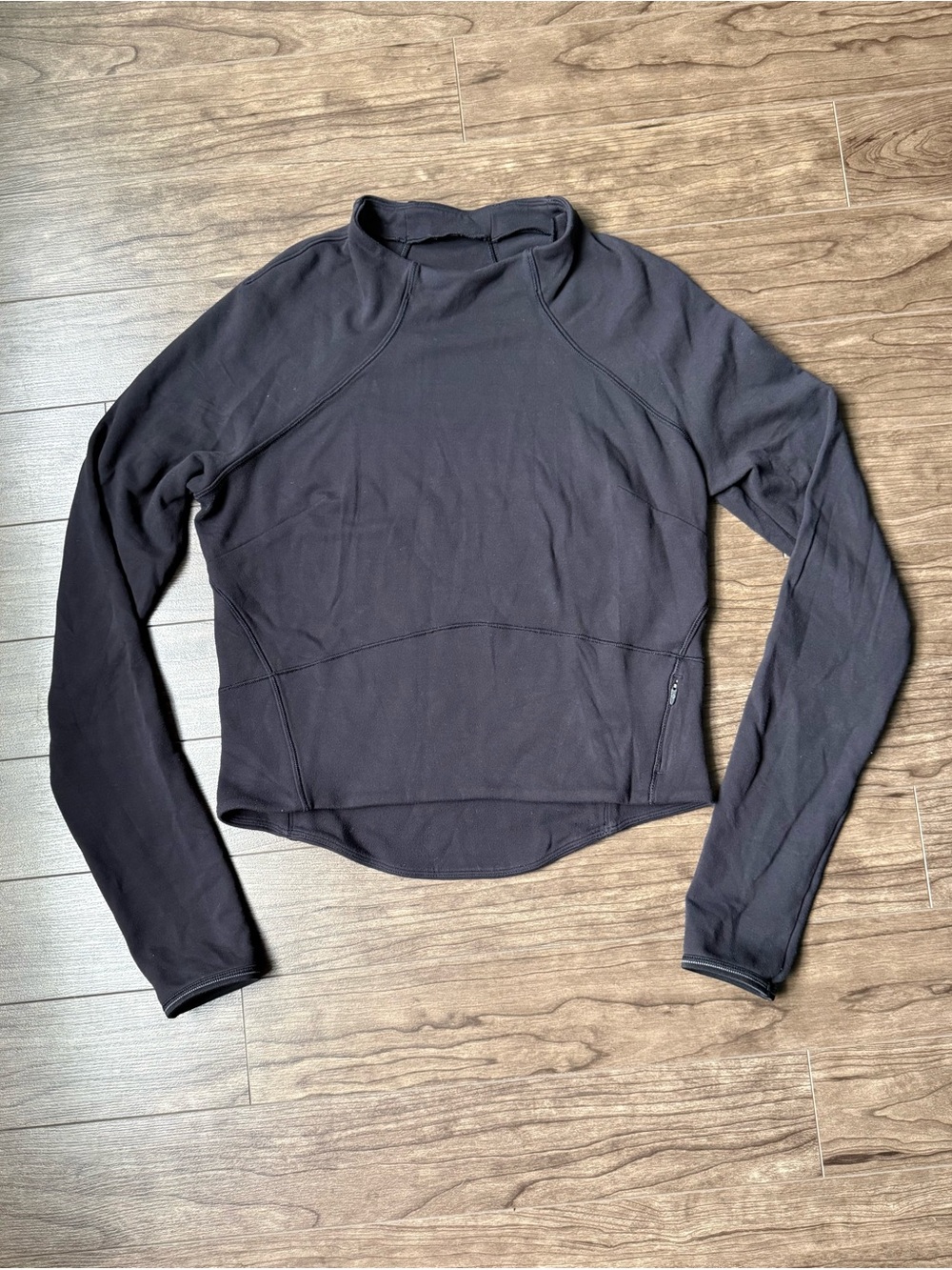lululemon Women’s Long Sleeve Athletic Pullover with Side Zip Pocket Black Size